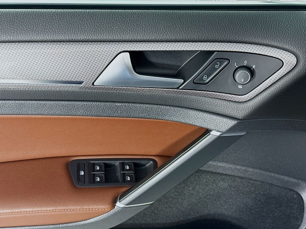 Used 2019 Black Volkswagen TSI S image 18