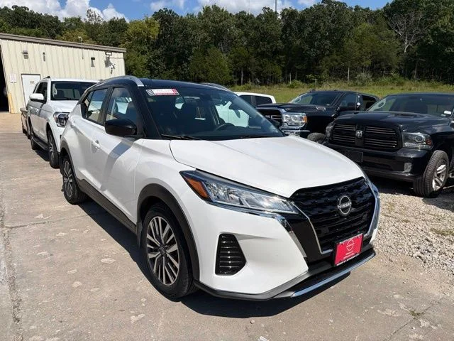 Used 2023 White Nissan SV image 1