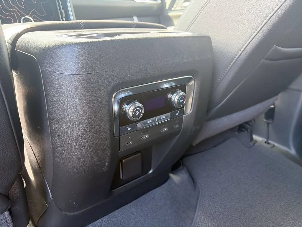 2026 GMC Yukon XL Denali - Photo 25