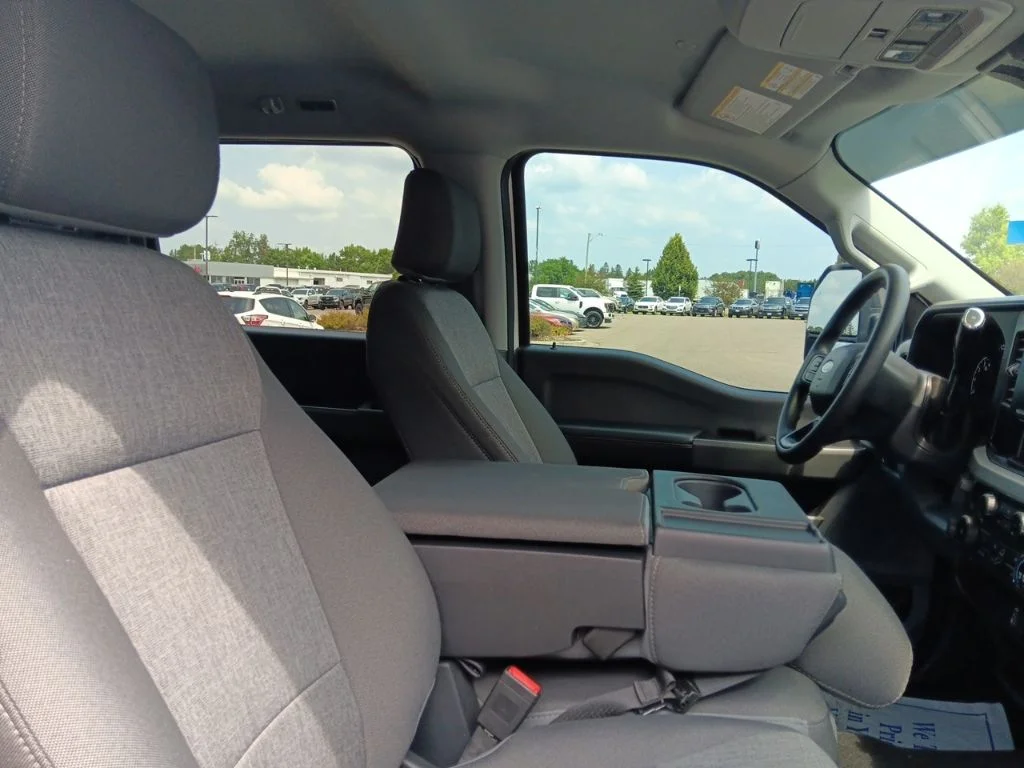 Used 2024 Oxford White Ford XL image 33