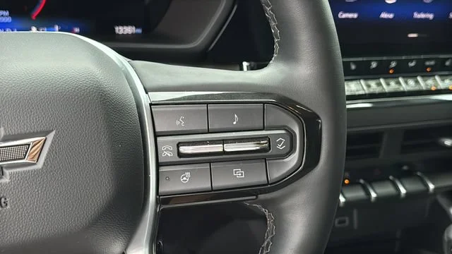 Used 2025 Black Chevrolet Trail Boss image 23