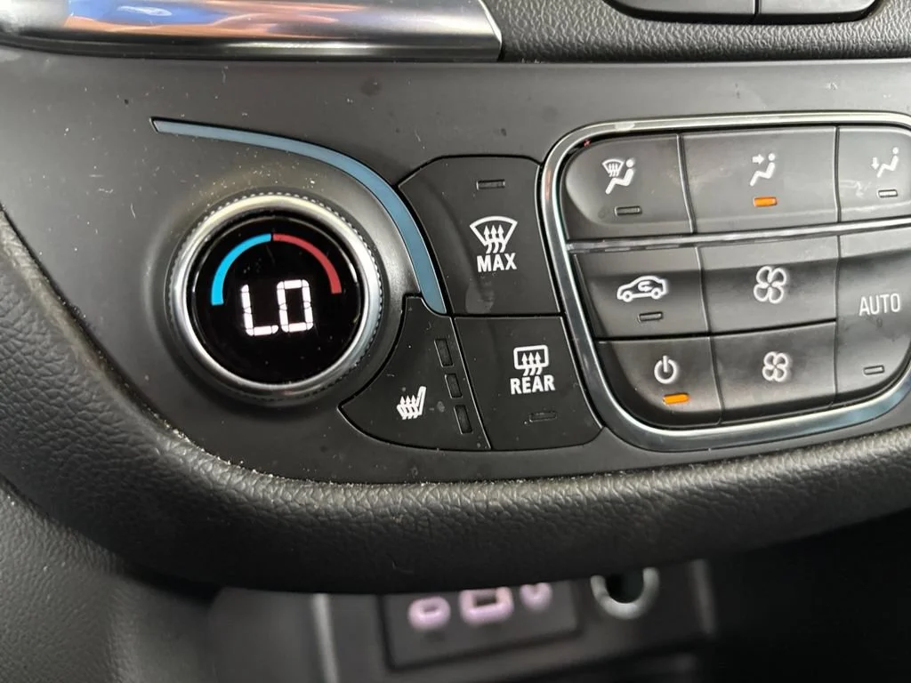 Used 2022 Mosaic Black Metallic Chevrolet LT image 24