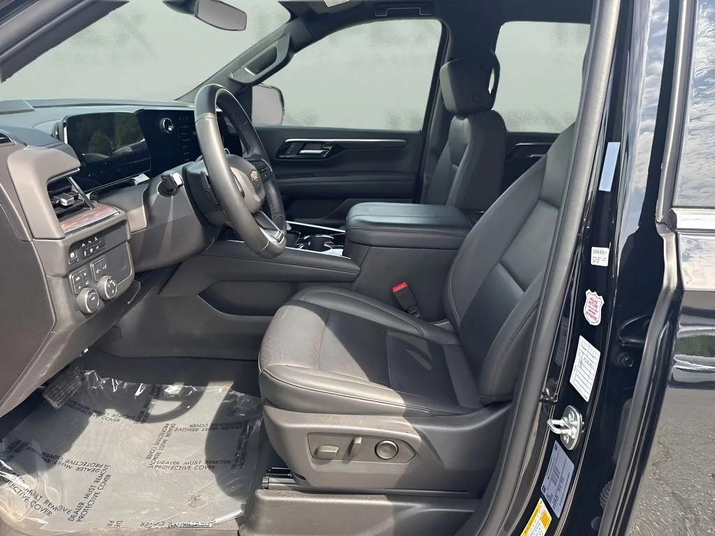 Used 2025 Black Chevrolet LT image 9