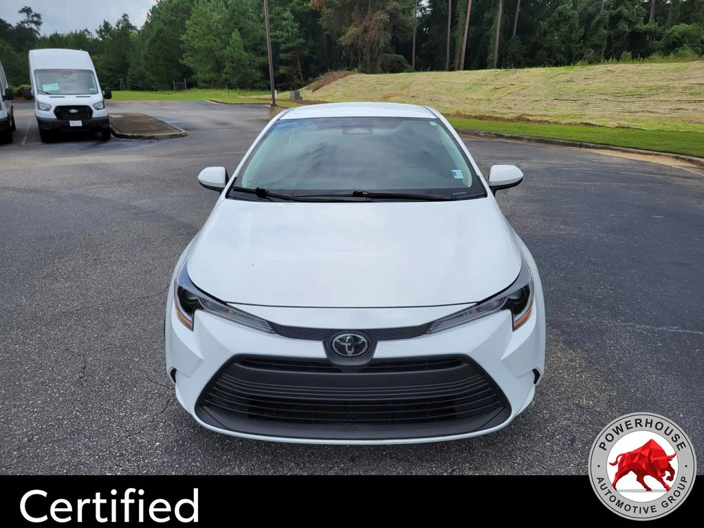 Used 2025 White Toyota LE image 9