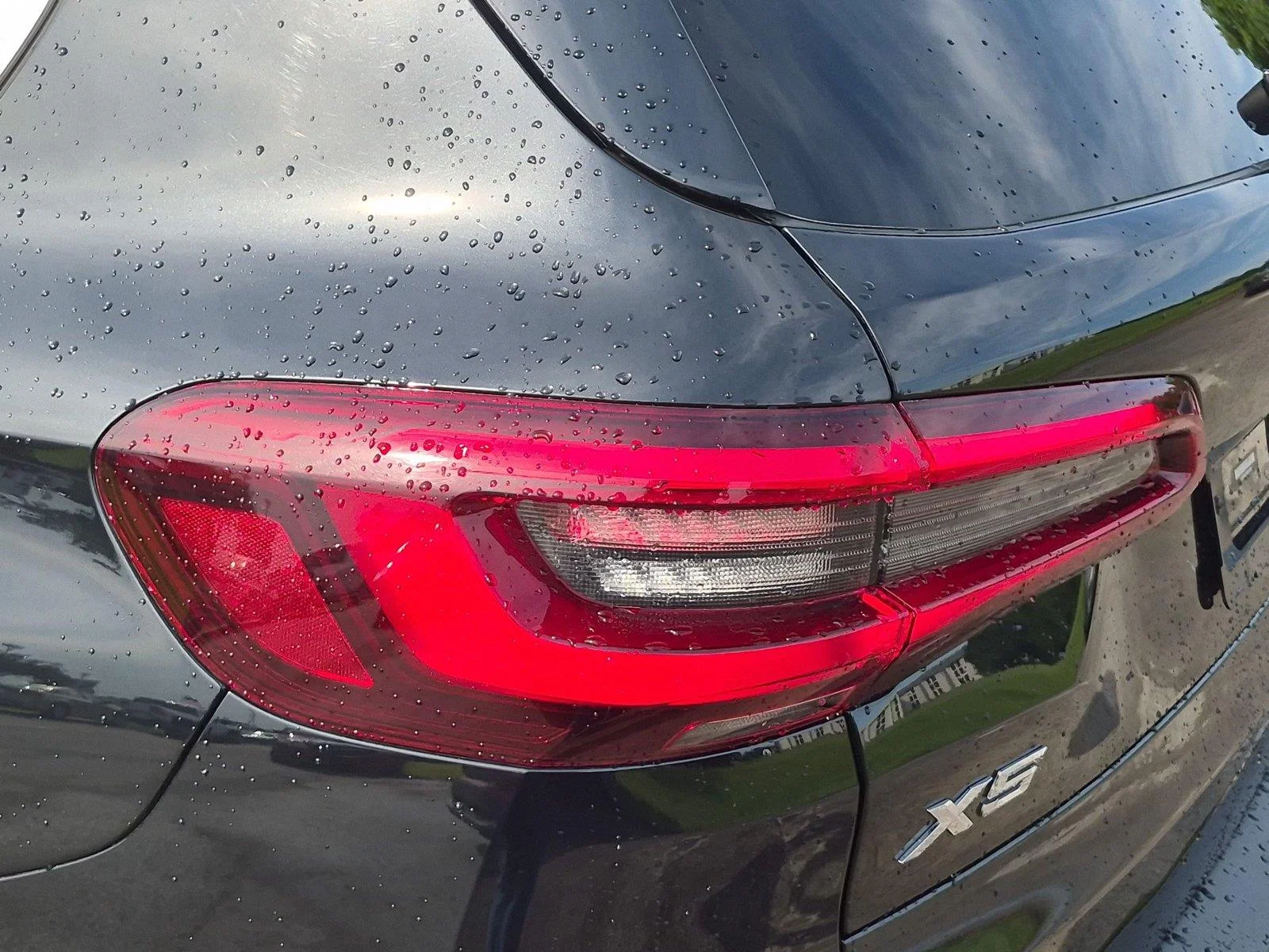 Used 2021 Black Sapphire Metallic BMW xDrive40i image 12