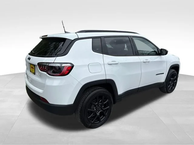 New 2026 Bright White Clear-Coat Exterior Paint Jeep Latitude image 7