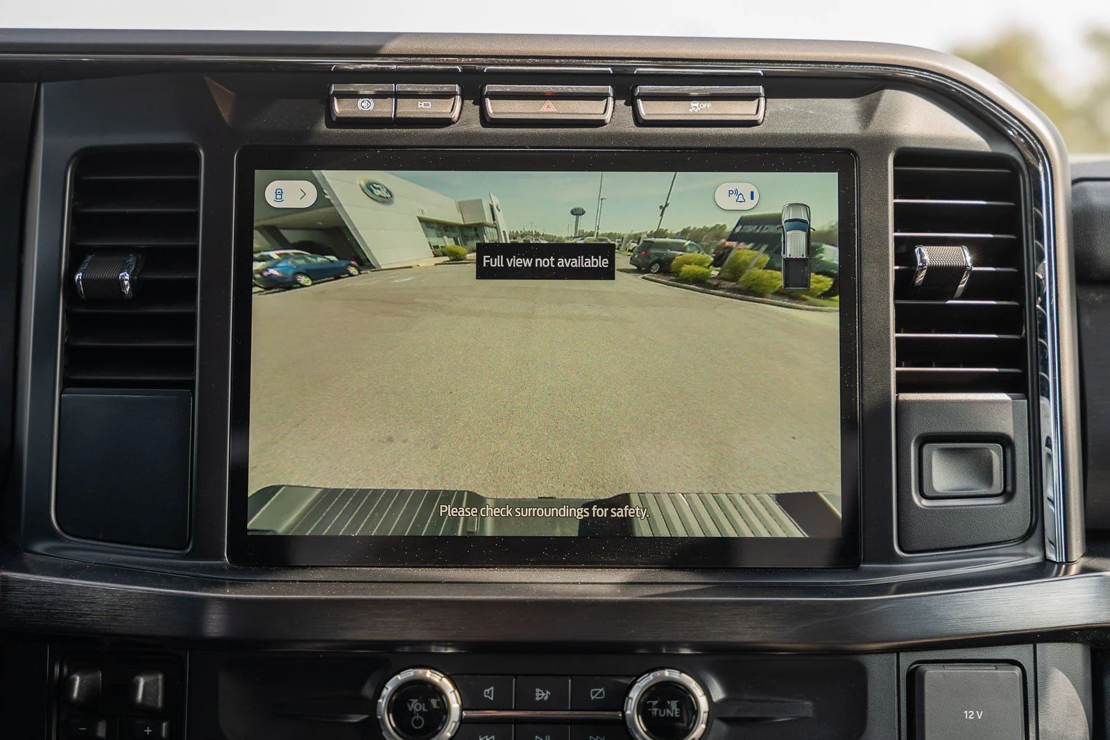 Used 2024 White Ford Lariat image 33