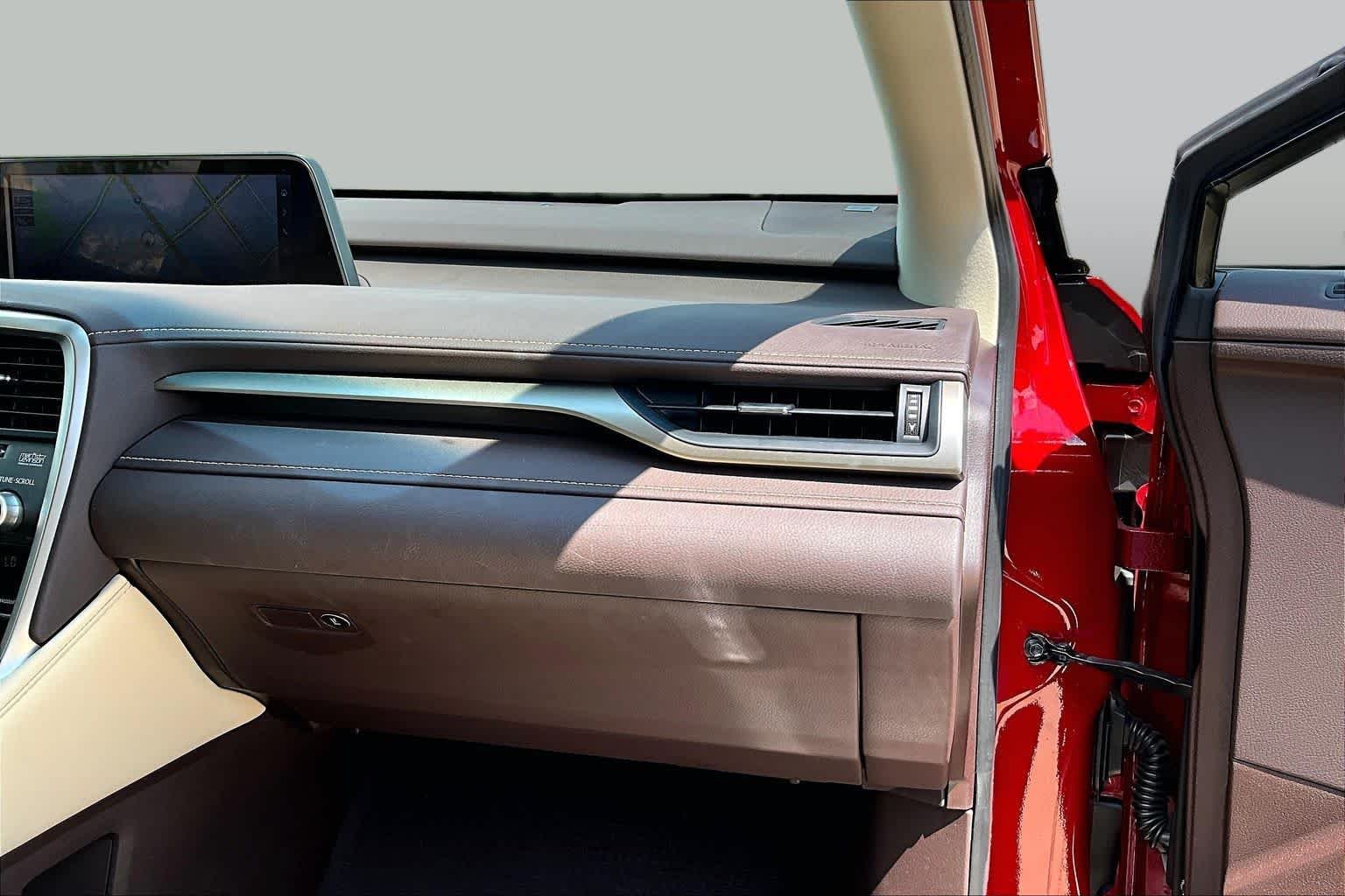 Used 2018 Matador Red Mica Lexus  image 19