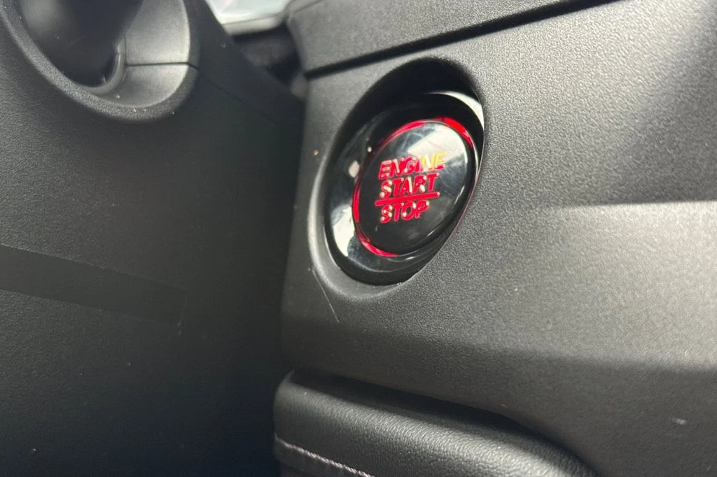 Used 2025  Honda SE image 23