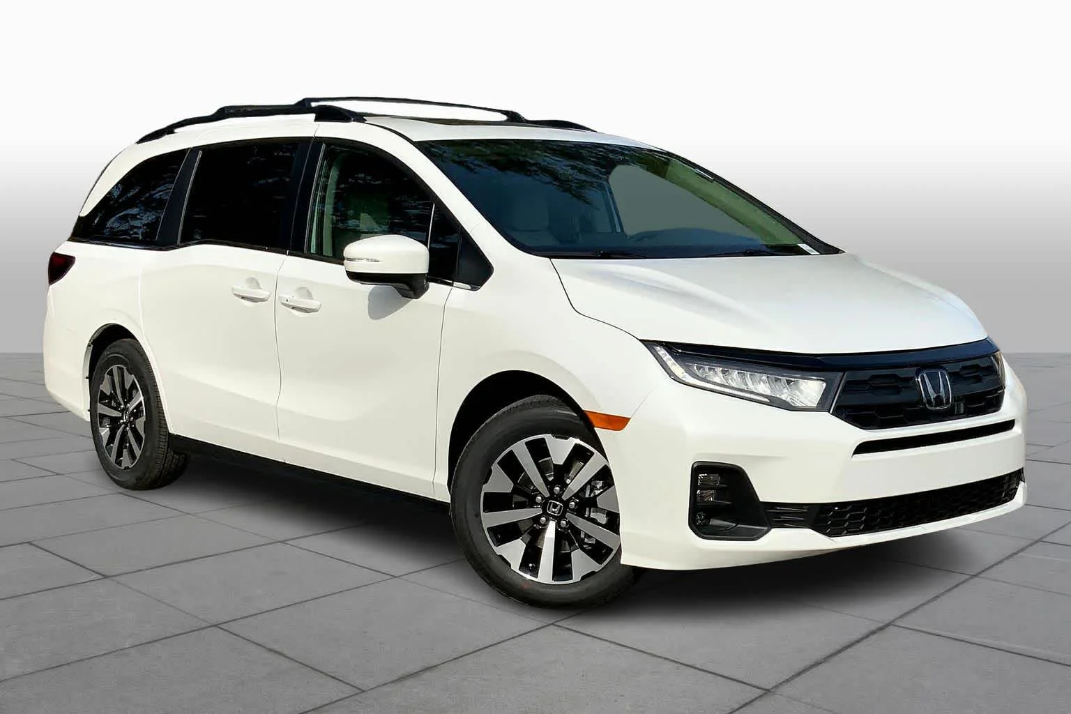 New 2026 Platinum White Pearl Honda EX-L image 2