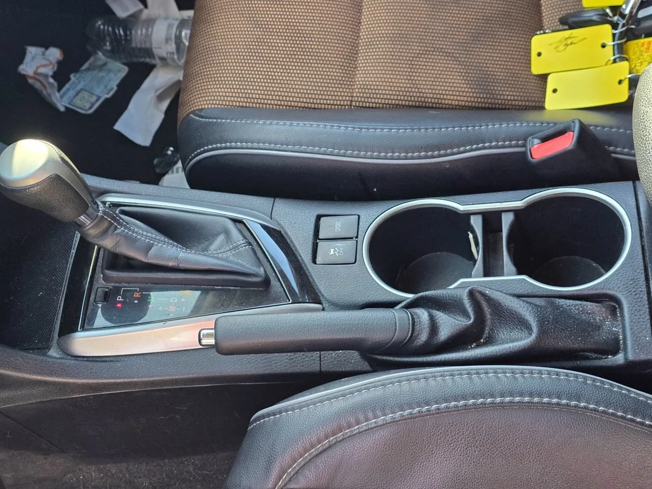 Used 2016 White Toyota L image 13