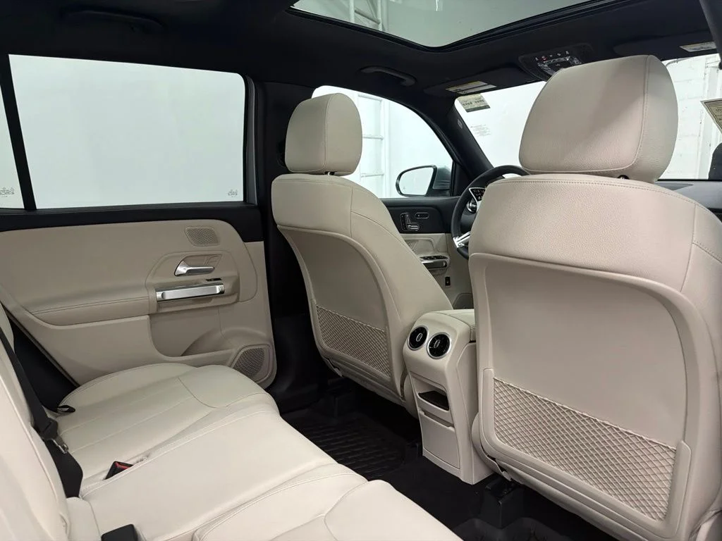 New 2026 Silver Mercedes-Benz GLB 250 image 23