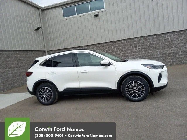 New 2025 Star White Metallic Tri-Coat Ford Base image 2