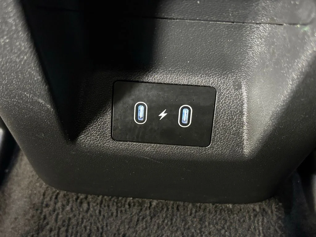 Used 2025 Green Hyundai Limited image 36