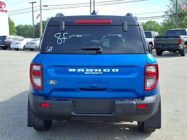 New 2026 Velocity Blue Metallic Ford Outer Banks image 25
