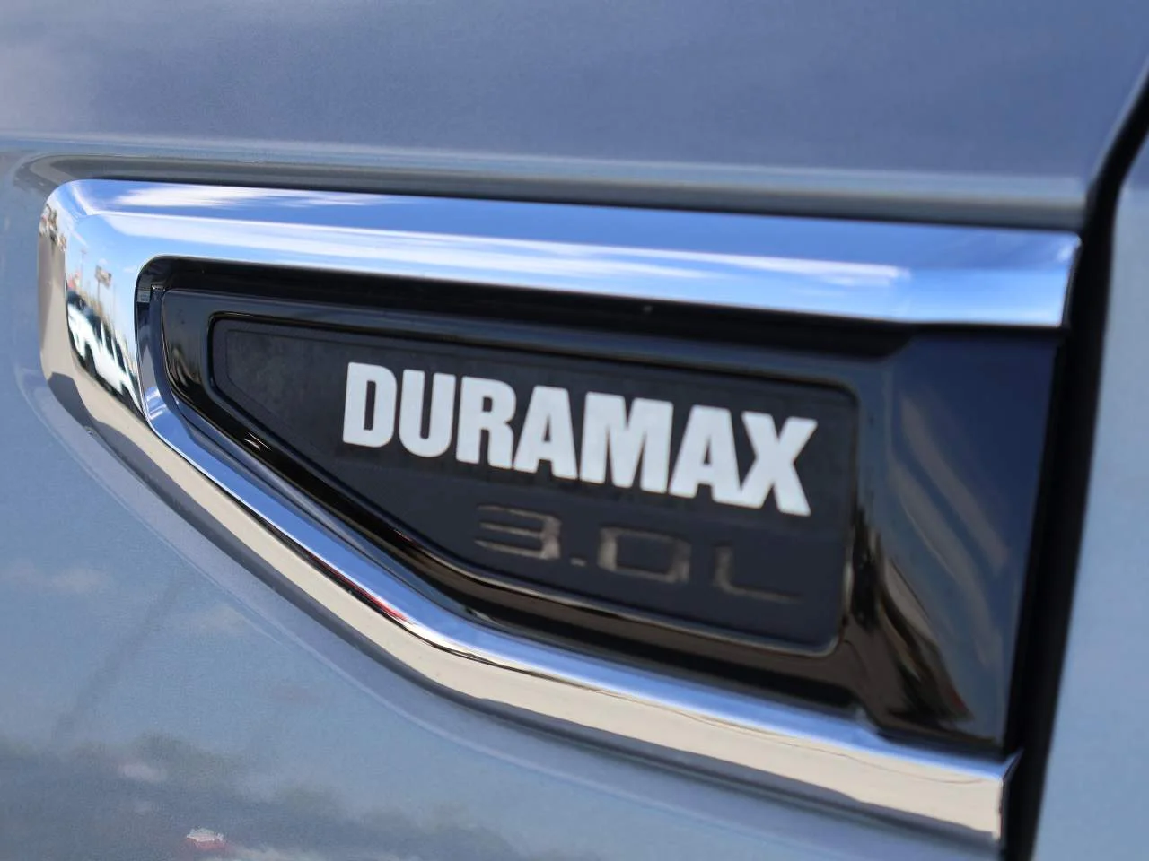 Used 2023 Sterling Metallic GMC SLT image 7