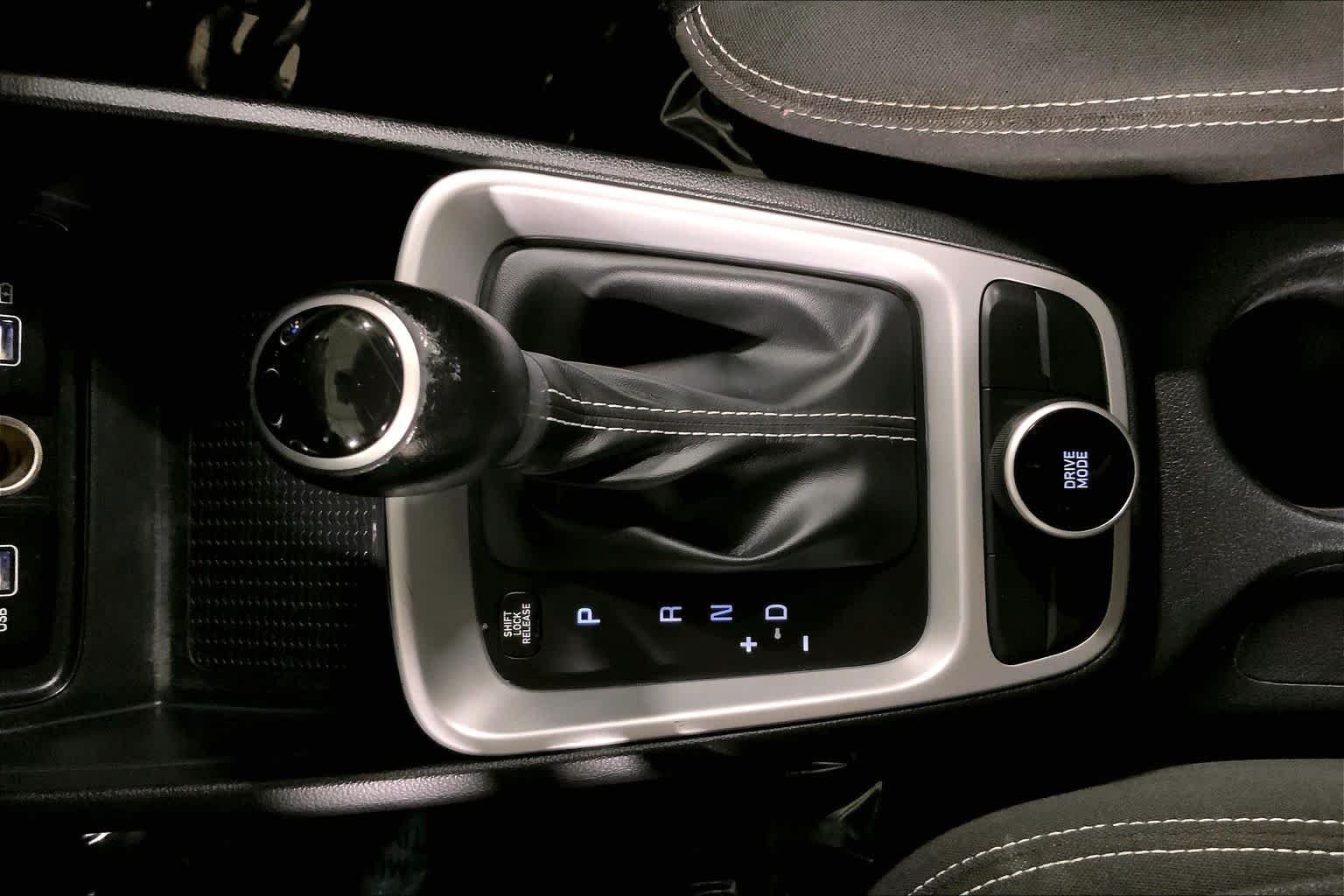 Used 2022 Black Noir Pearl Hyundai SEL image 68