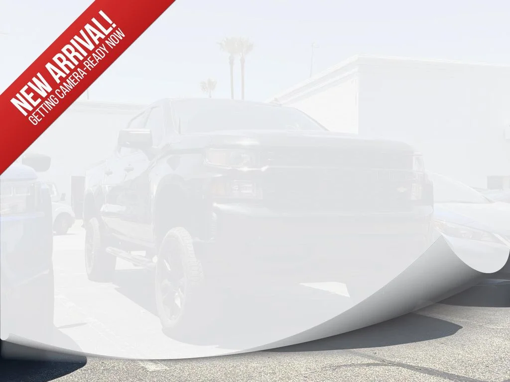 Used 2020 BLACK Chevrolet Custom image 1