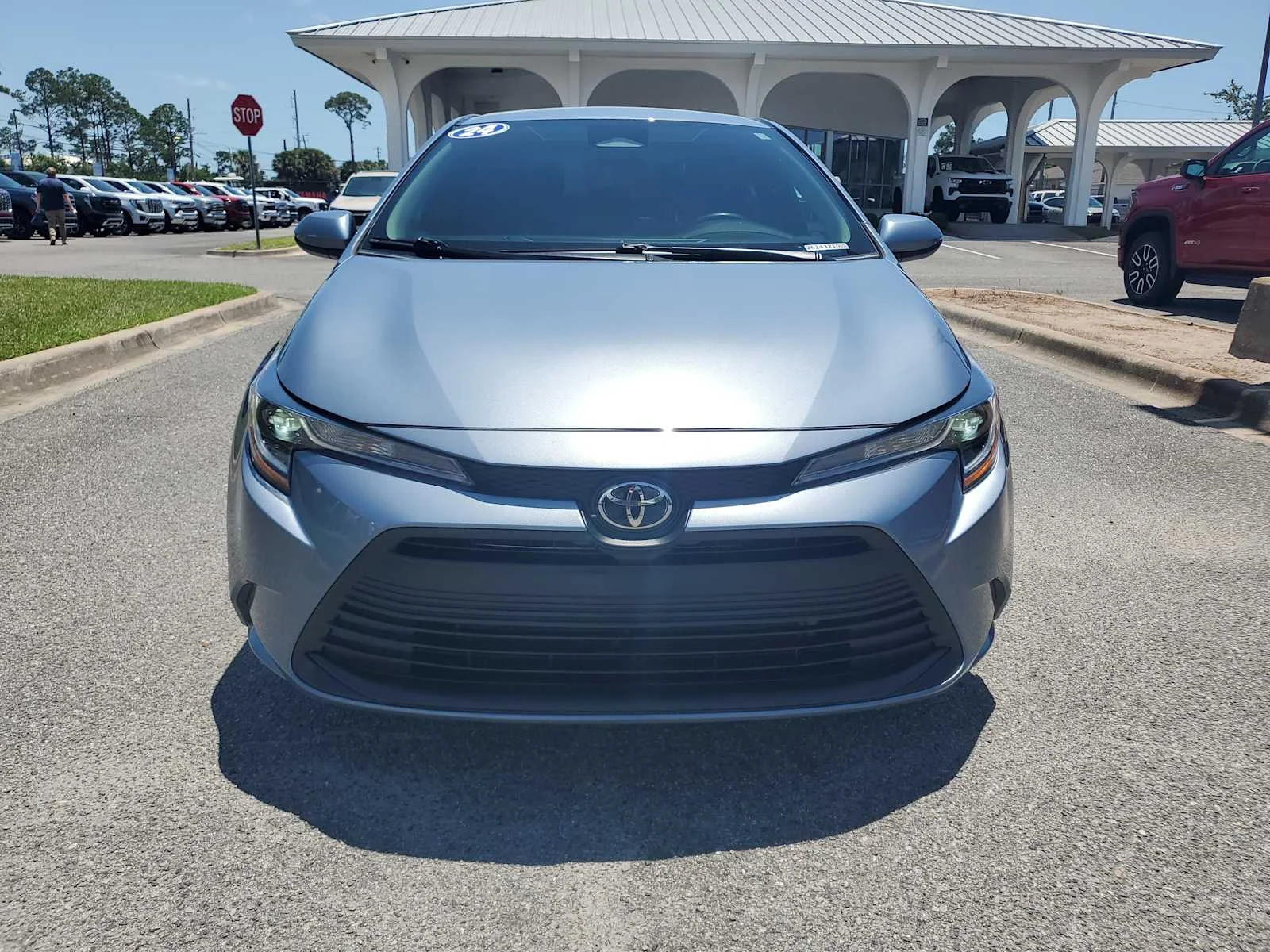 Used 2024  Toyota LE image 9