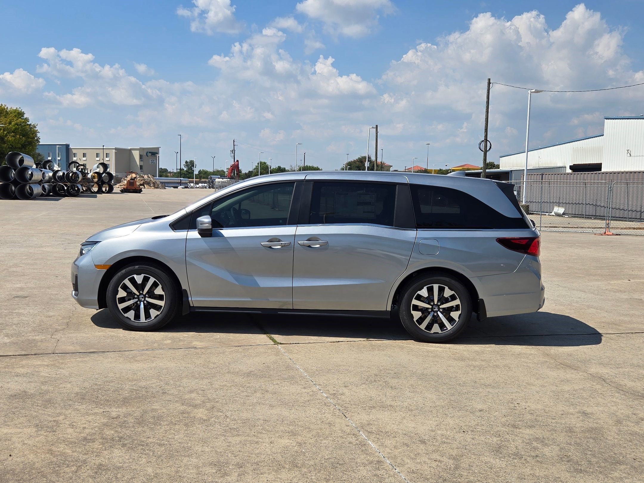 New 2026 Solar Silver Metallic Honda EX-L image 8