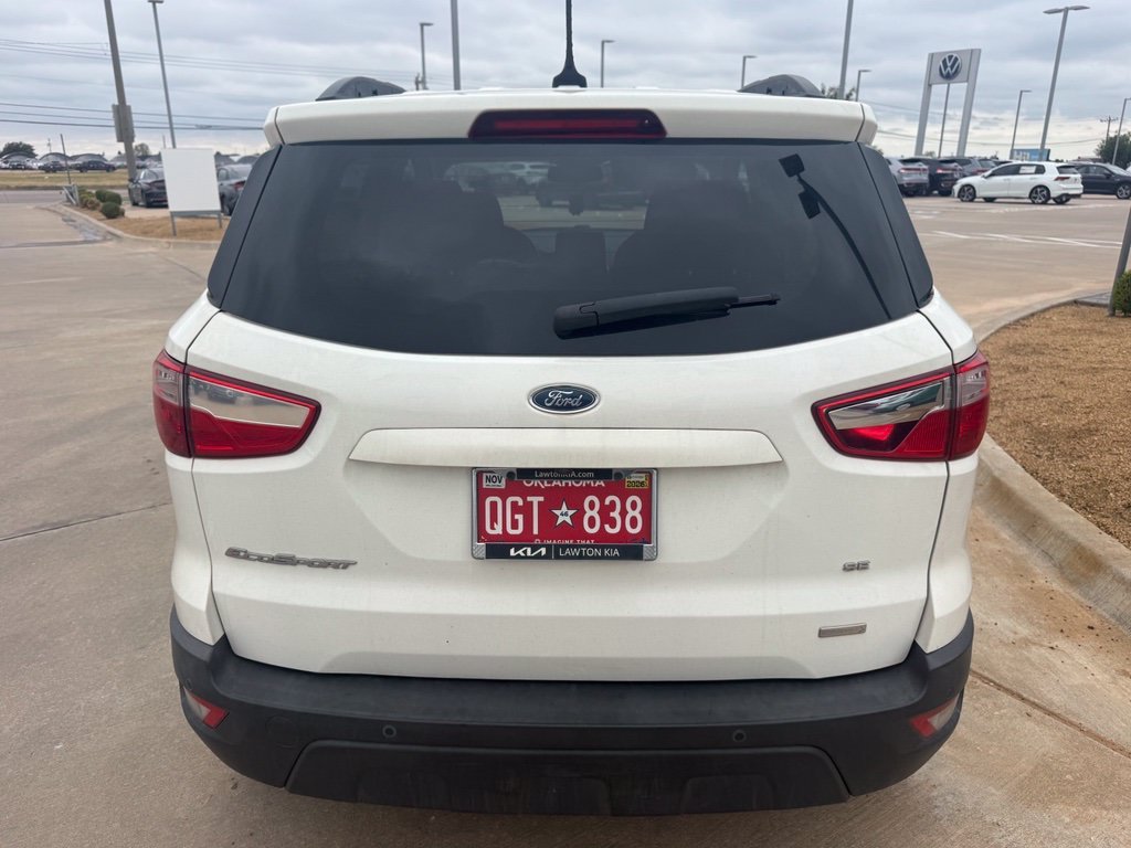 Used 2018 Diamond White Ford SE image 4