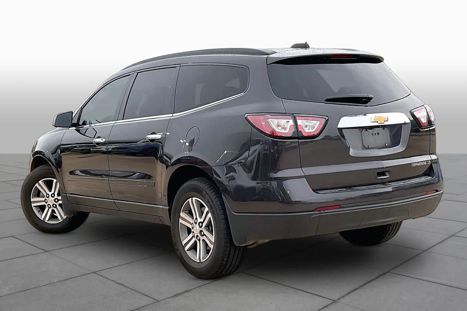Used 2016 Tungsten Metallic Chevrolet LT image 12