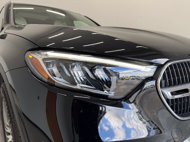 Used 2024 Black Mercedes-Benz GLC 300 image 32