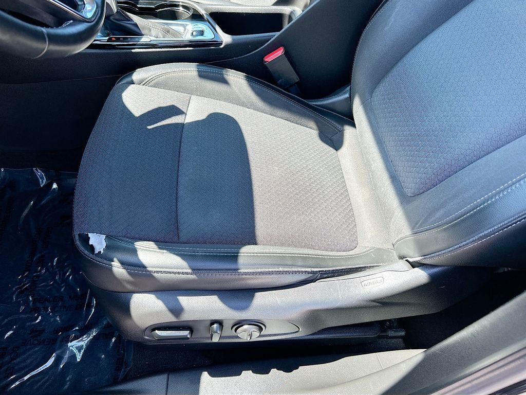 Used 2021 Ebony Twilight Metallic Buick Select image 20