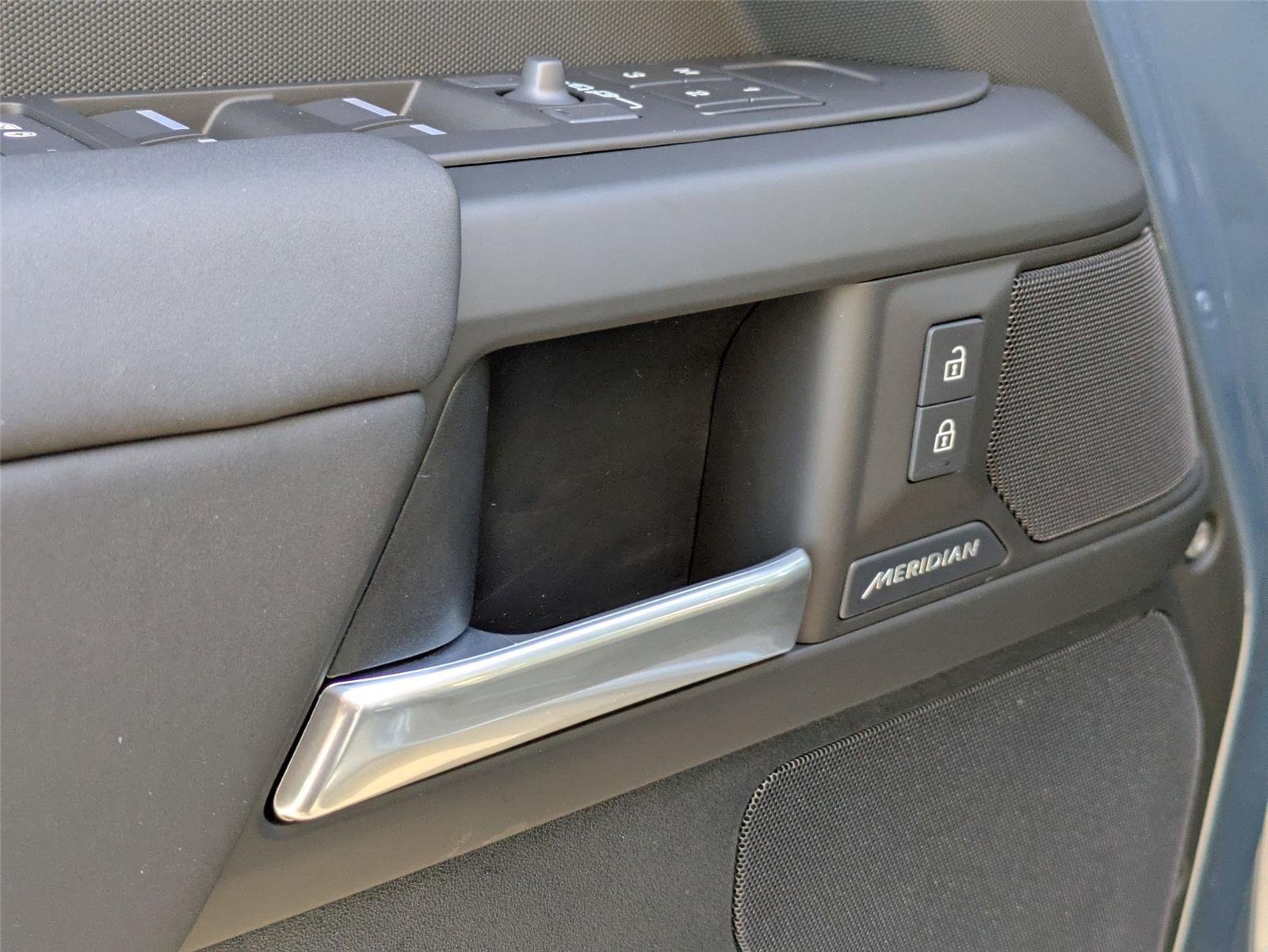 Used 2026 Tasman Blue Metallic Land Rover S image 14