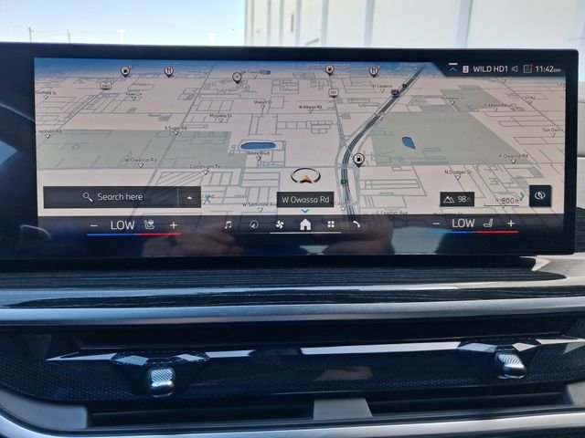 Used 2025 Black BMW xDrive40i image 18