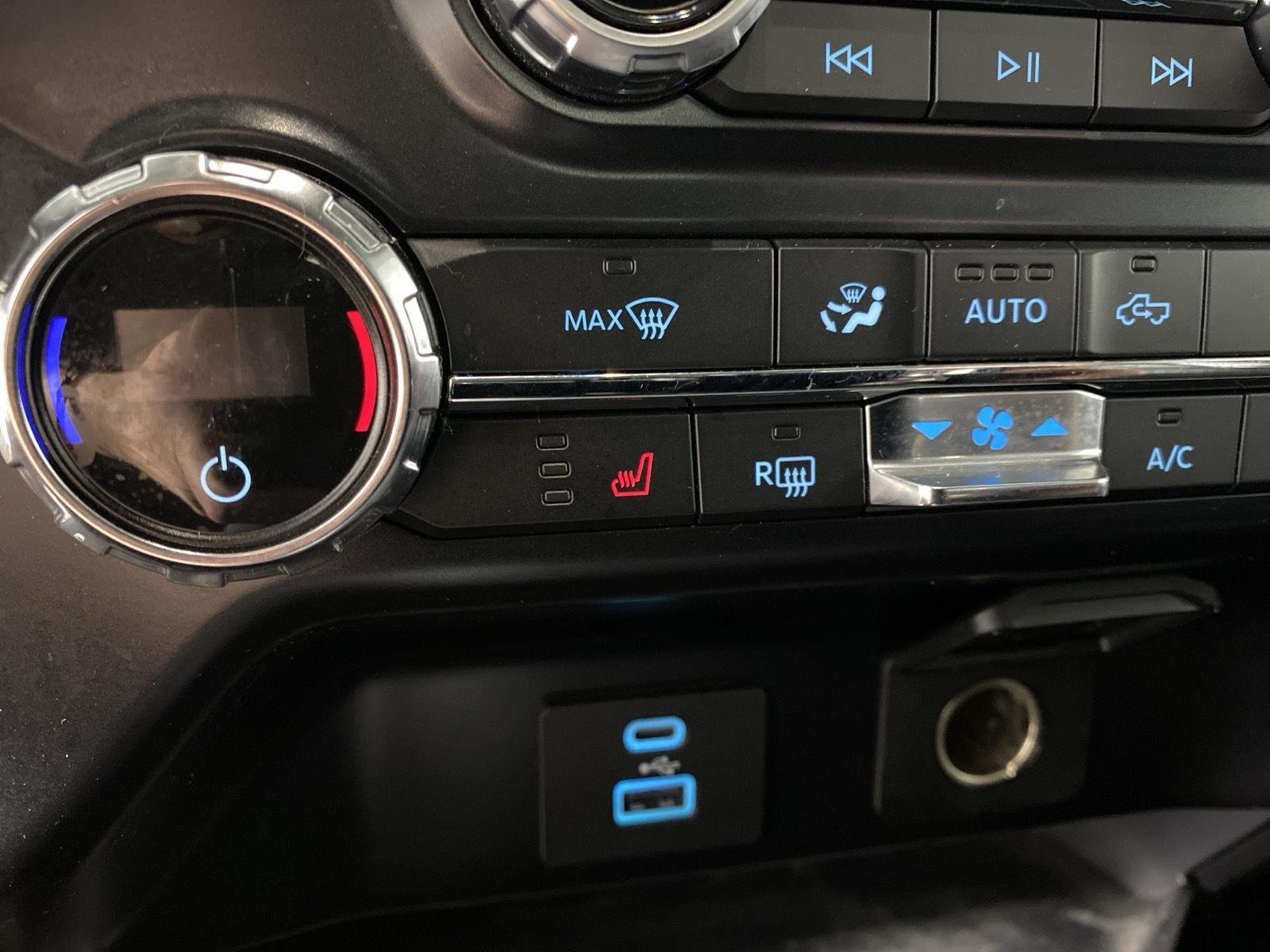 Used 2021 Antimatter Blue Ford XLT image 24