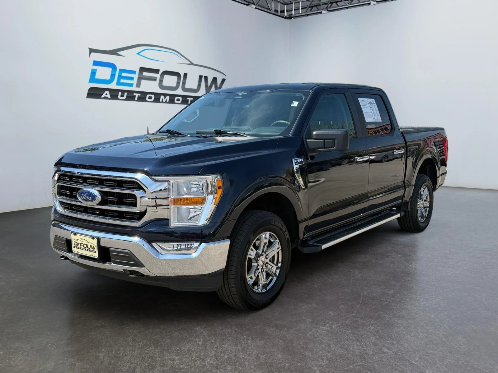 Used 2023 Agate Black Ford XLT image 7