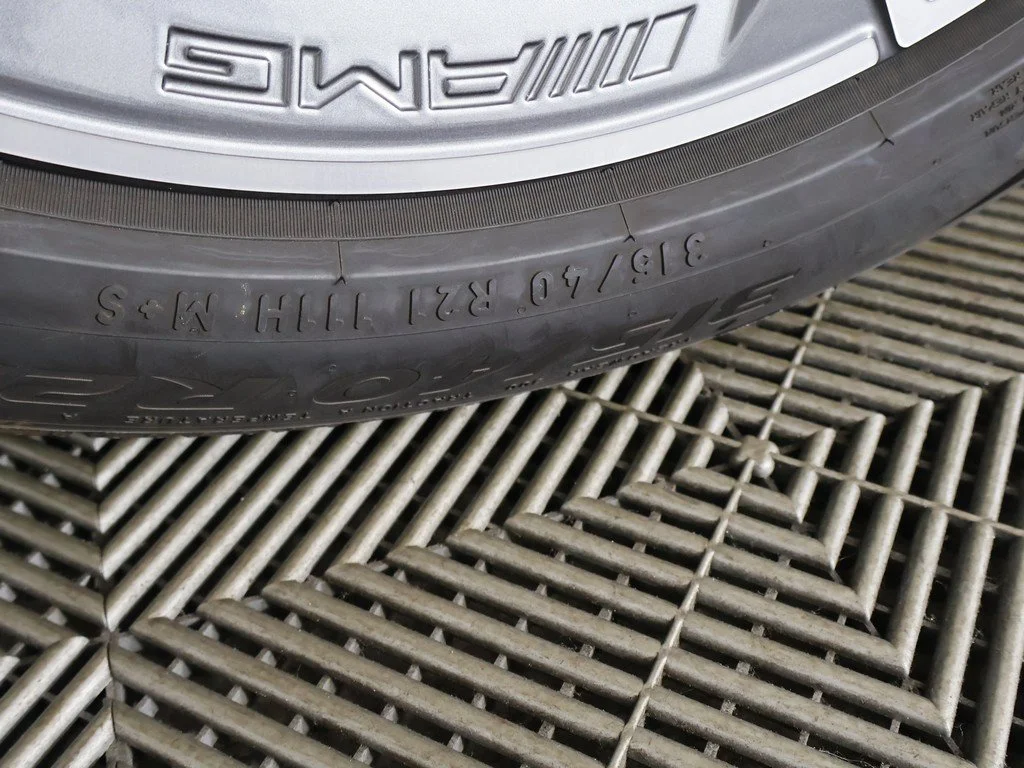 Used 2025 Silver Mercedes-Benz GLS 450 image 28