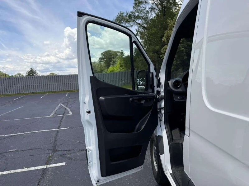 Used 2025 WHITE Mercedes-Benz  image 16