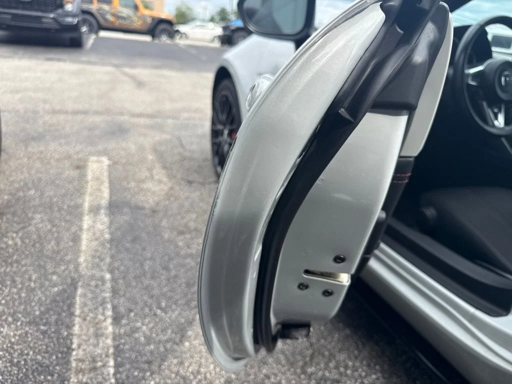 Used 2016 White Mazda Club image 17