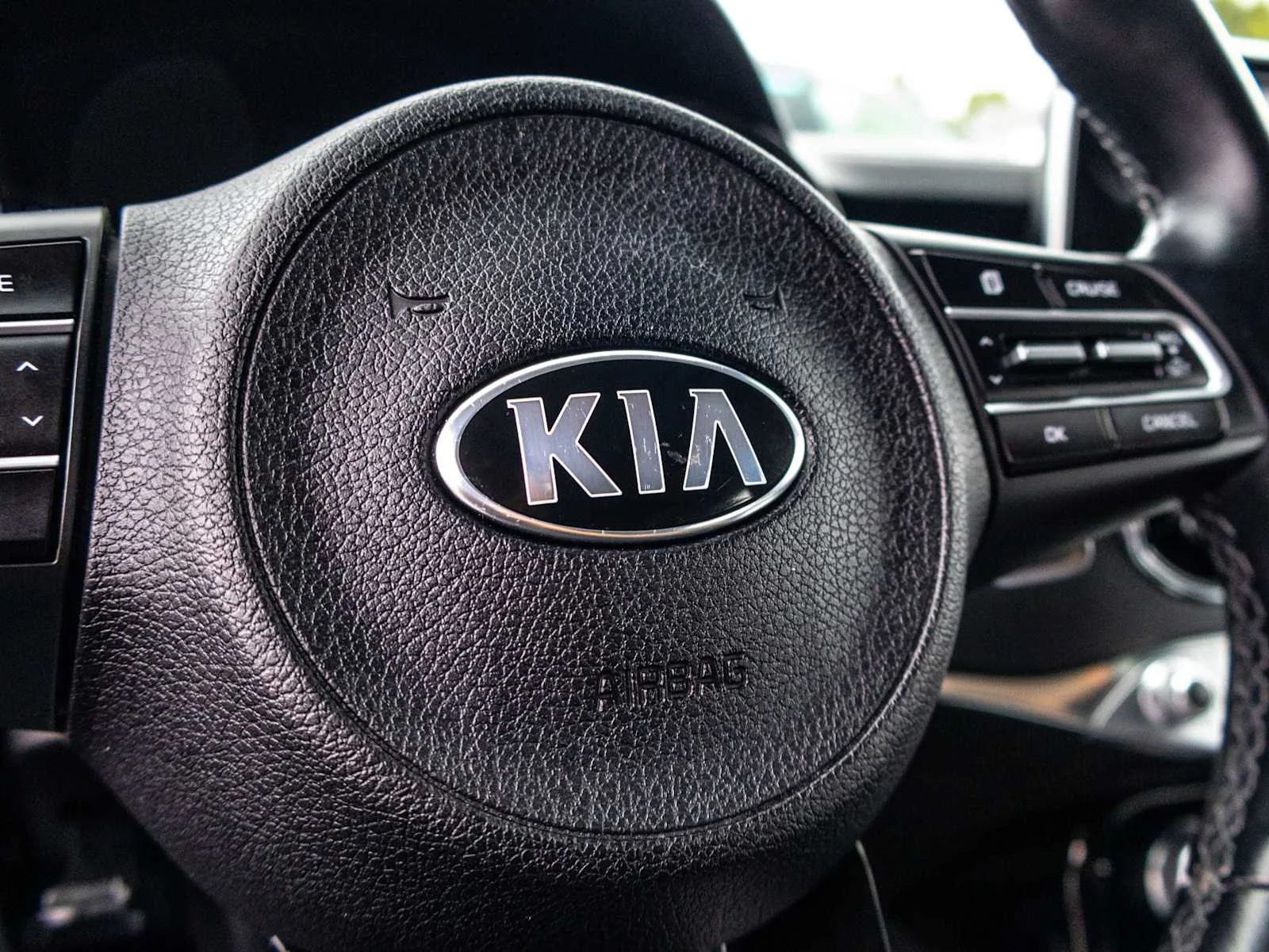 Used 2019 Red Kia Base image 54