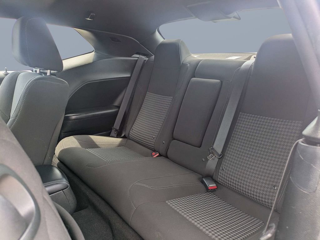 Used 2023 Black Dodge SXT image 17