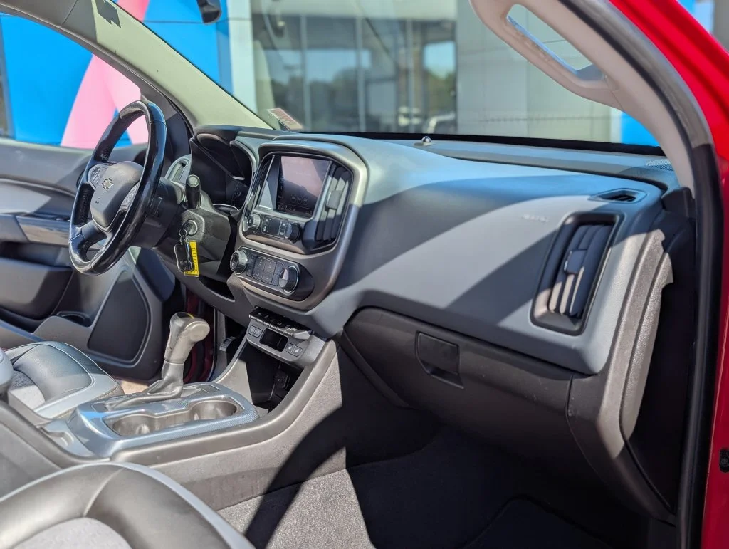 Used 2020 Red Chevrolet Z71 image 35