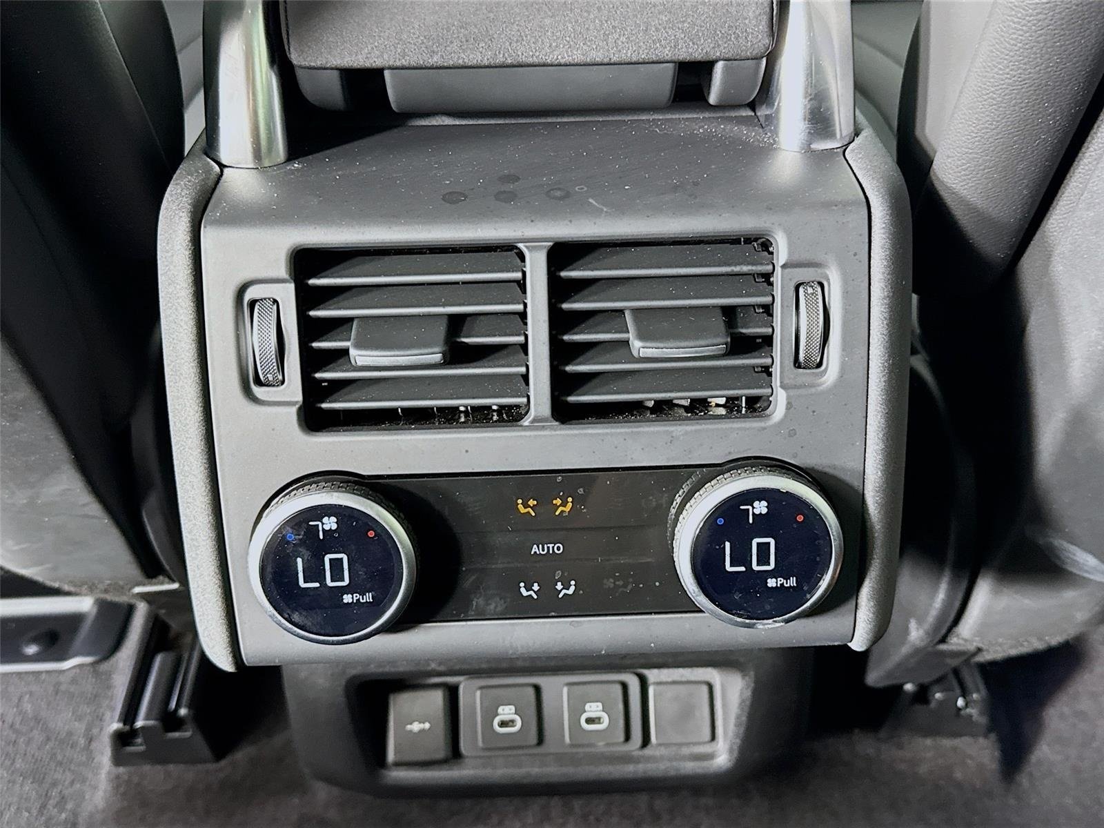 Used 2024 Gray Land Rover S image 27