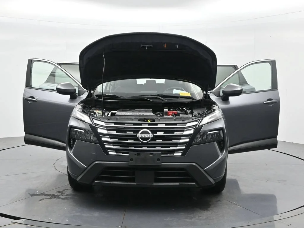 Used 2025 Gray Nissan SV image 40