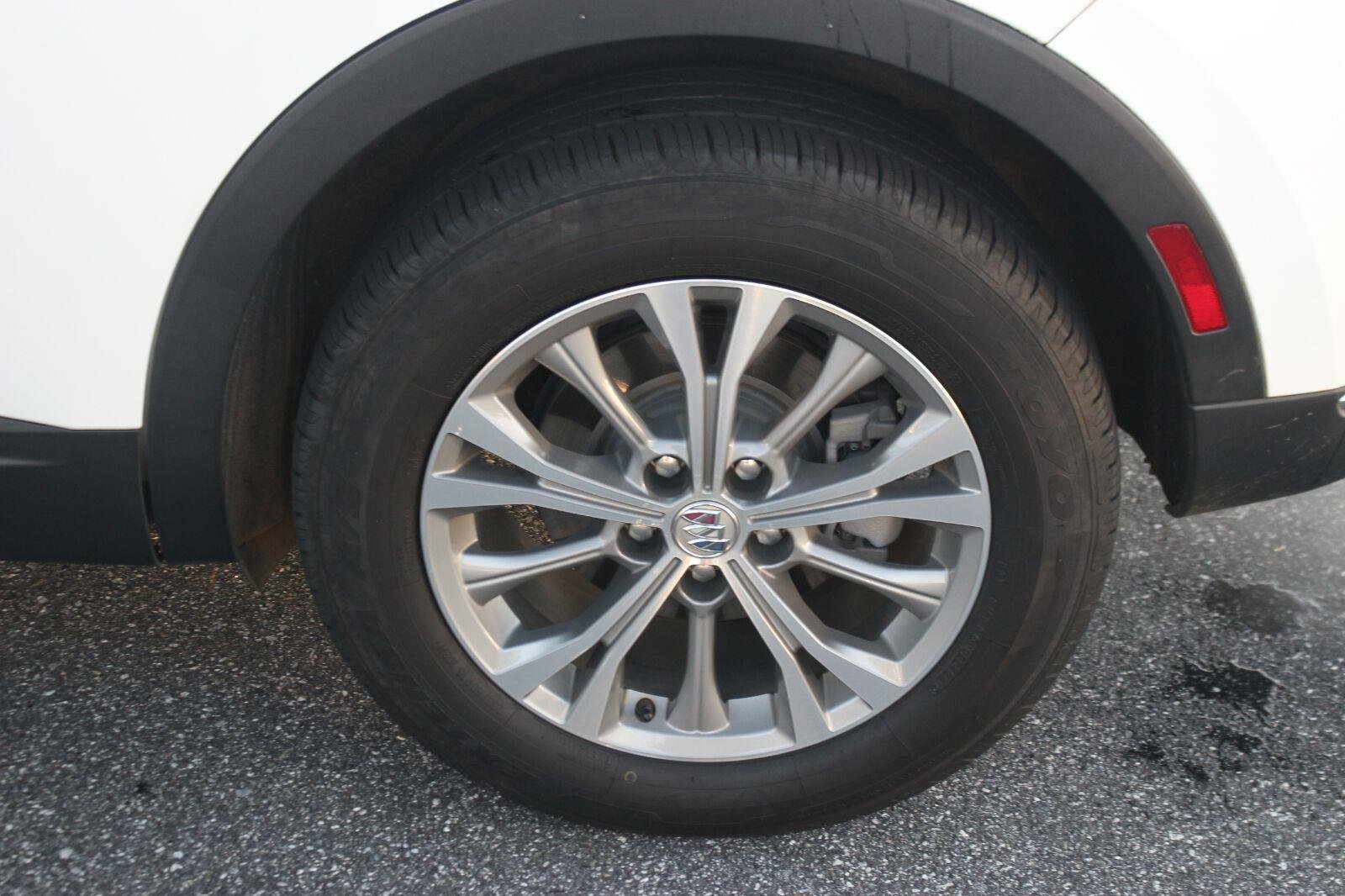 Used 2022 SUMMIT WHITE Buick Preferred image 34