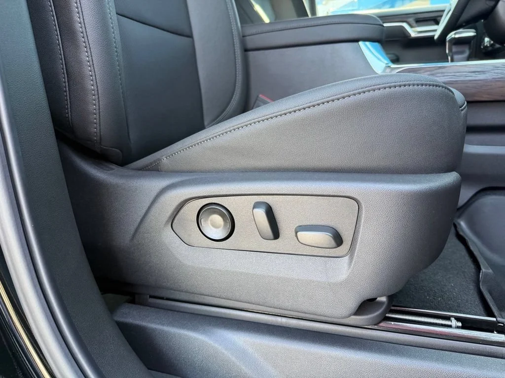New 2026 Onyx Black GMC SLT image 15