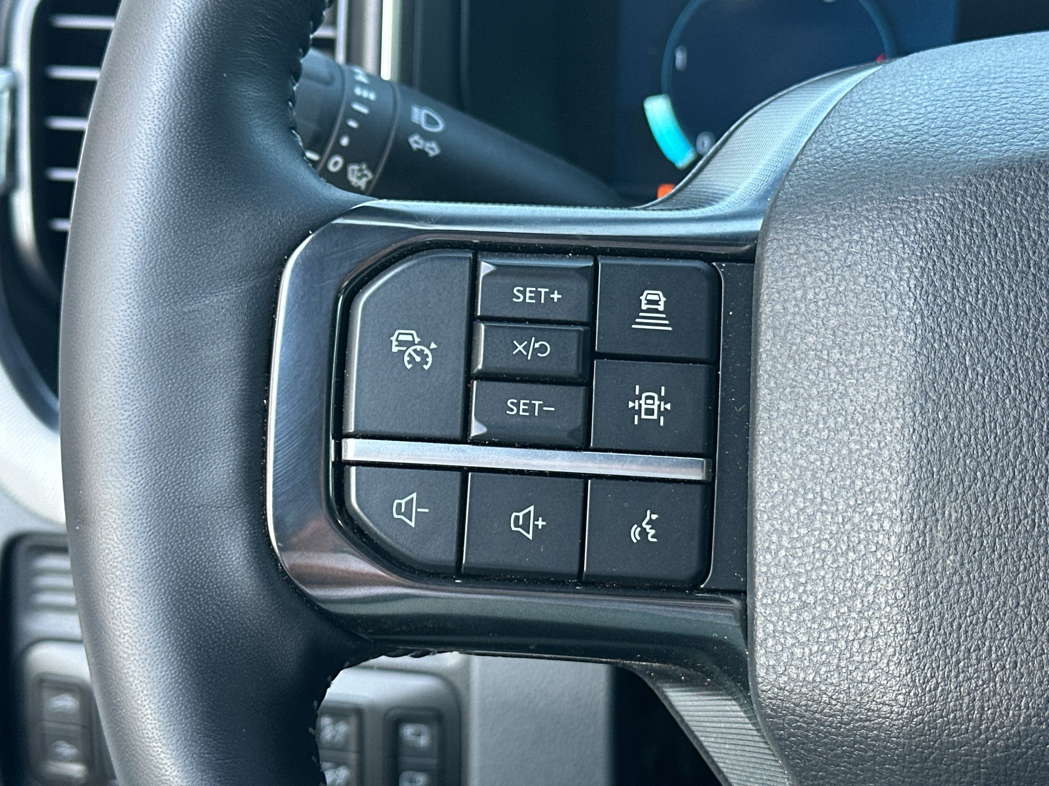 Used 2026 Oxford White Ford PLATINUM image 19