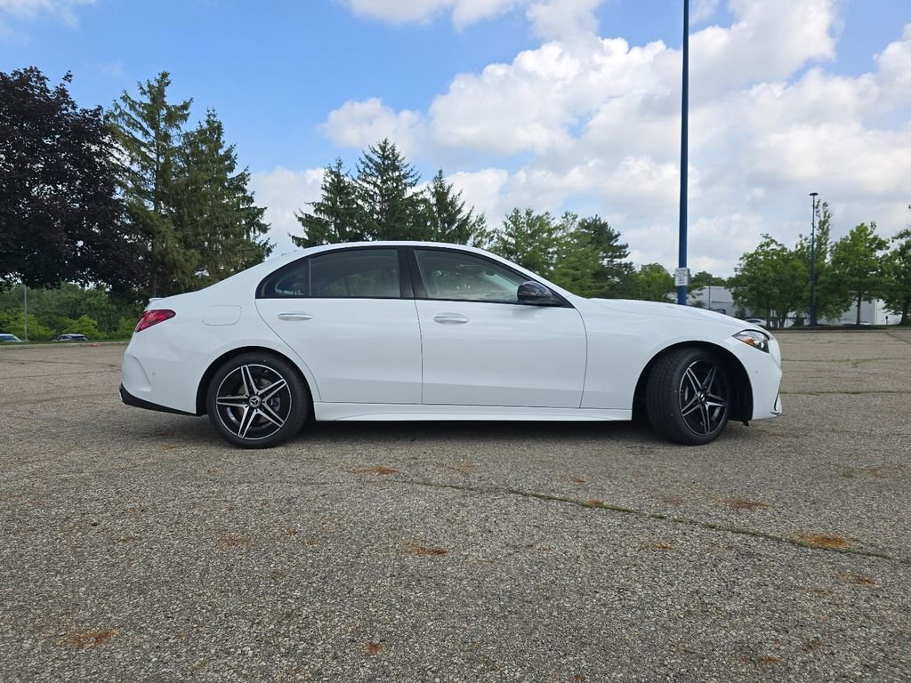 New 2026 MANUFAKTUR Moonlight White Metallic Mercedes-Benz C 300 image 18