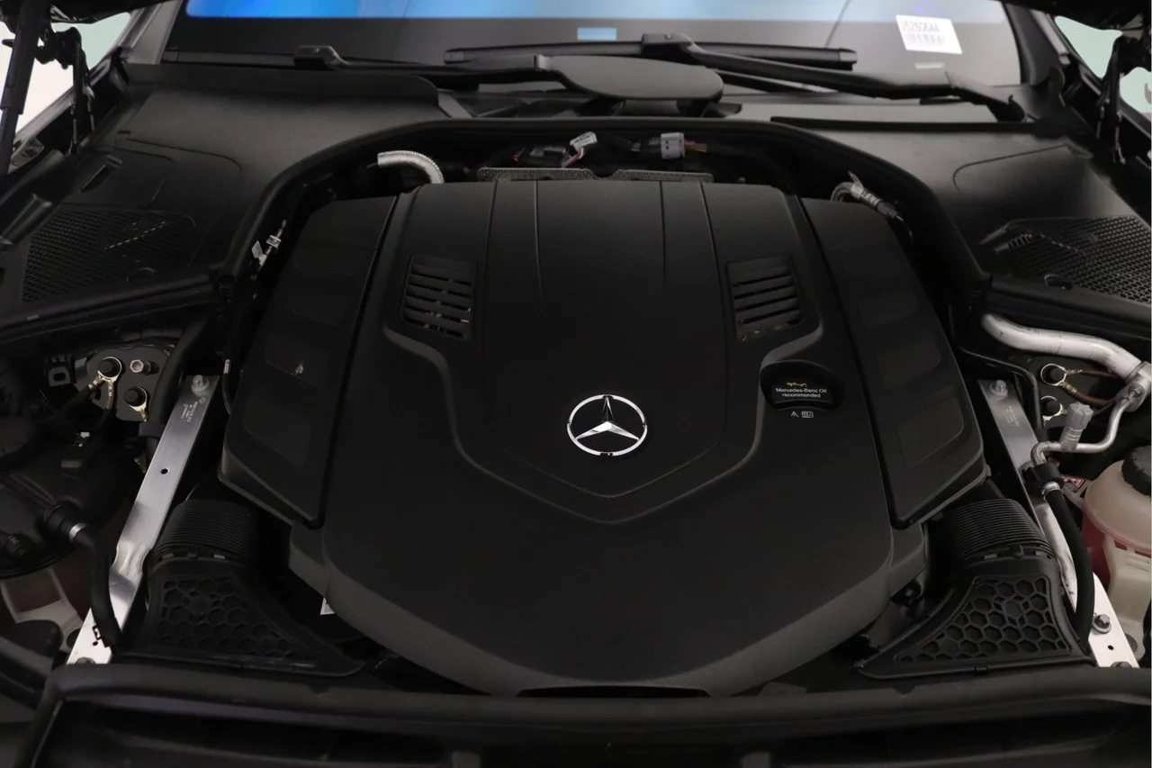 New 2026 Obsidian Black Metallic Mercedes-Benz S 580 4MATIC® image 9
