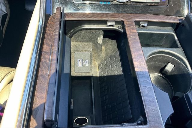Used 2020 White Lincoln Reserve image 33