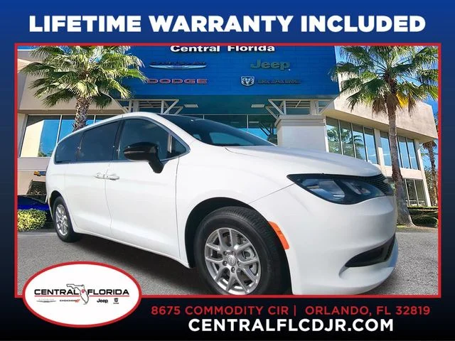 2026 Chrysler Voyager LX's photo