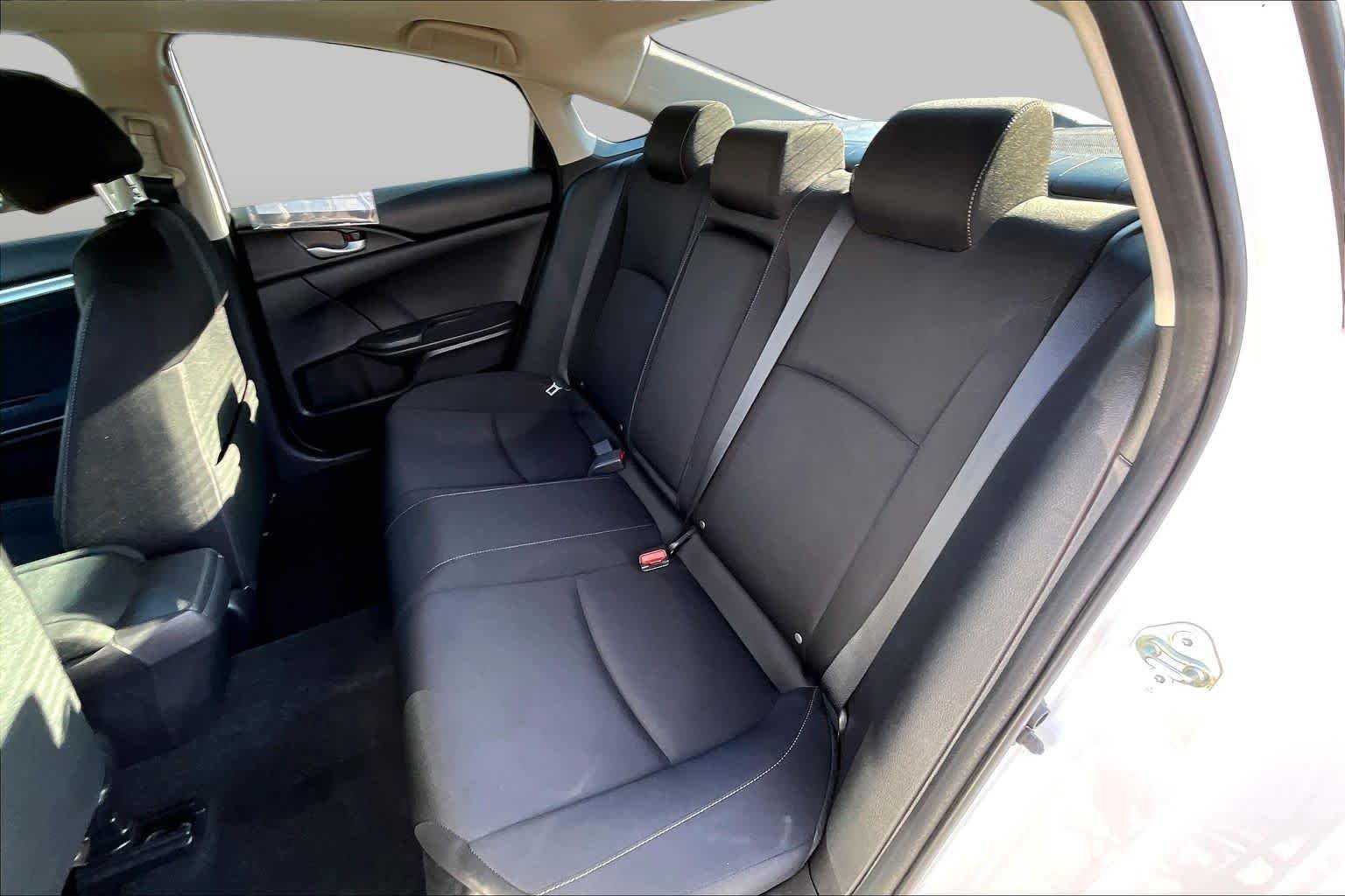 Used 2018 WHITE ORCHID PEARL Honda EX image 18