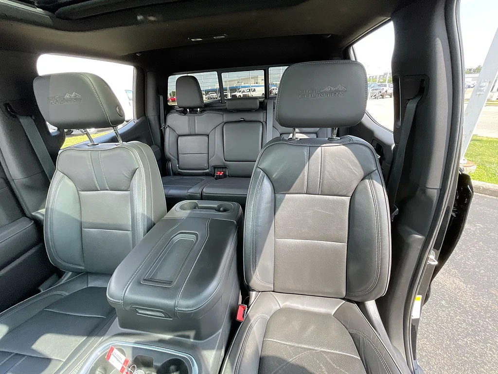 Used 2021 Black Chevrolet High Country image 21