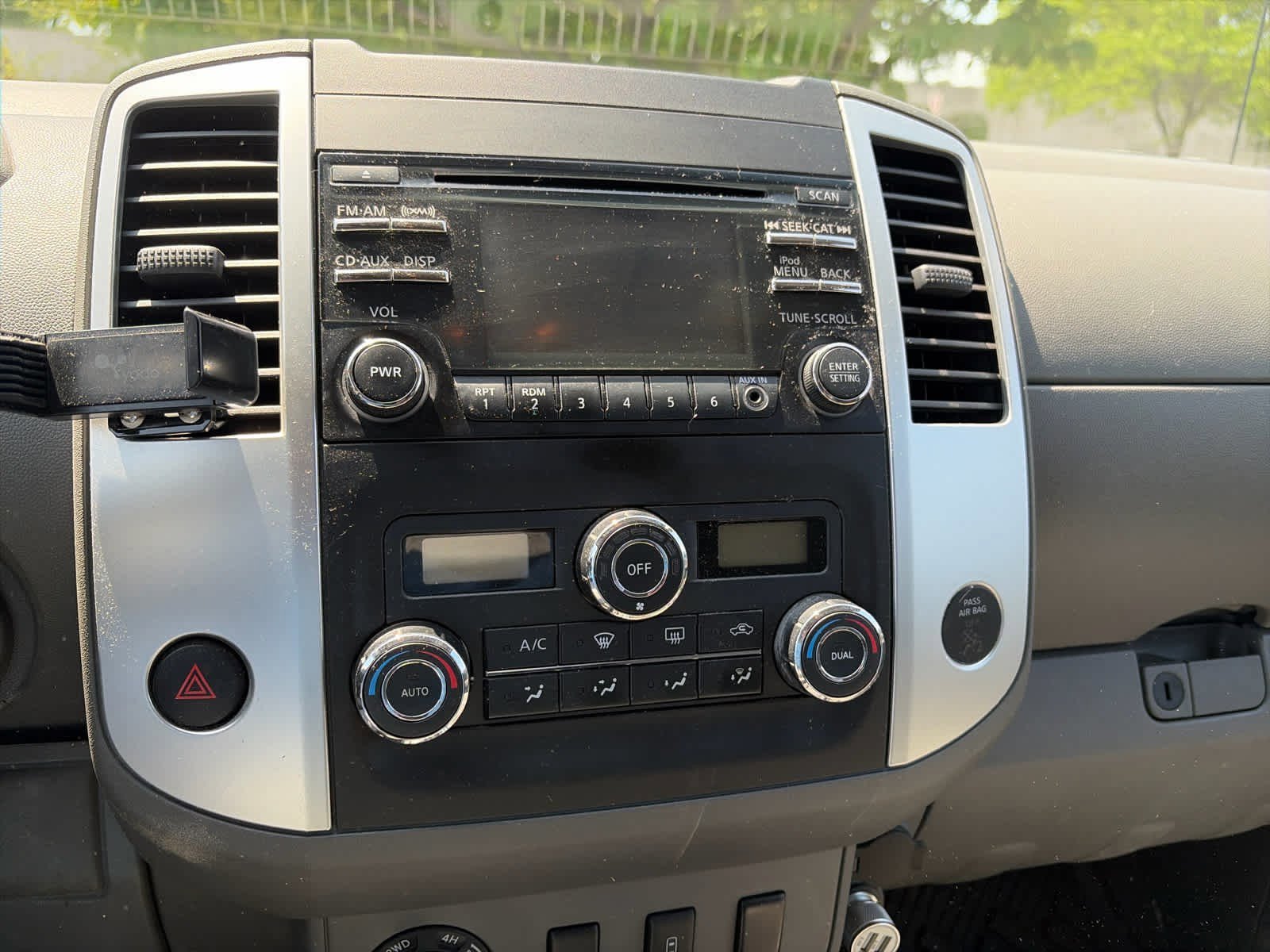 Used 2013 Super Black Nissan SV image 6